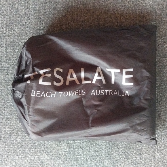 NWT Tesalate Phoenix Sand-free Beach Towel - Picture 3 of 17